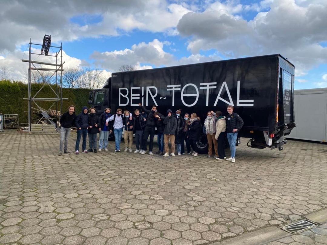 Deze week mochten we 3de jaars studenten van het Mater Salvatorisinstituut verwelkomen voor hun project rond ondernemen in Kapellen! 😃 #soundsgreattolightyourstage